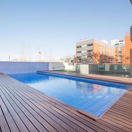 Large Terrace Luxury Apartment سان أدريان دي بيزوس المظهر الخارجي الصورة