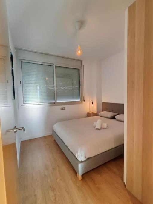 Large Terrace Luxury Apartment سان أدريان دي بيزوس المظهر الخارجي الصورة