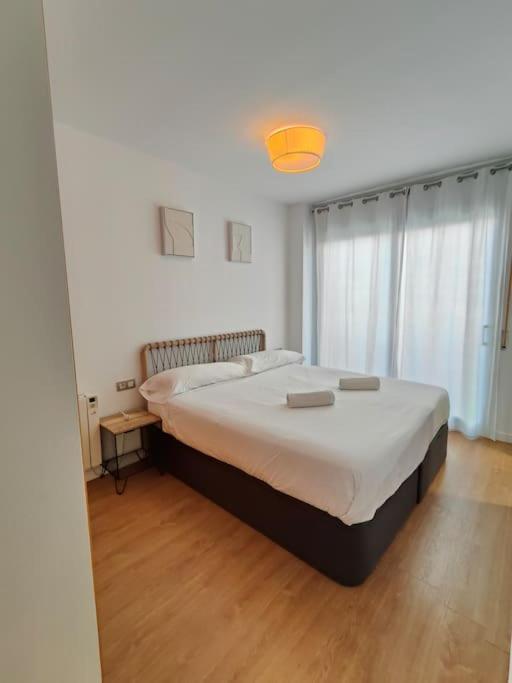 Large Terrace Luxury Apartment سان أدريان دي بيزوس المظهر الخارجي الصورة